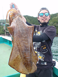 デカイカ　3,010グラム